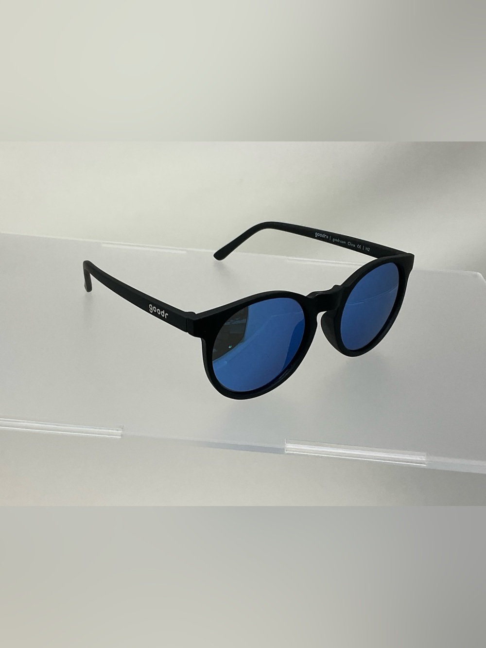 Goodr L9 Midnight Ramble At Circle Bar Retro Black Round Sunglasses scuffed lens